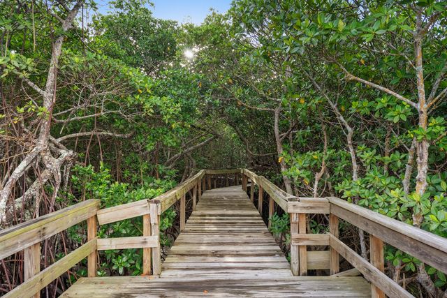 6061 SE Riverboat Drive 825, Stuart, FL 34997