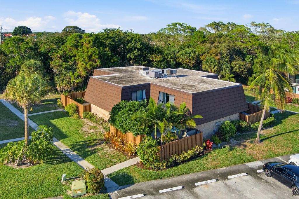 6061 SE Riverboat Drive 825, Stuart, FL 34997