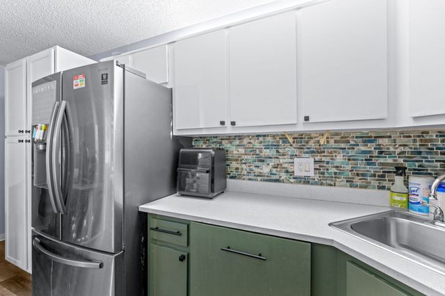 723 Sunny Pine Way H2, Greenacres, FL 33415