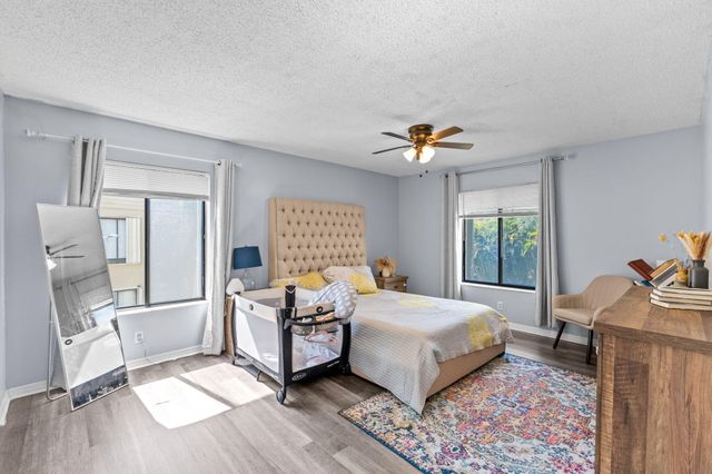 723 Sunny Pine Way H2, Greenacres, FL 33415