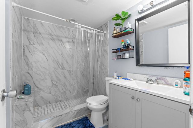 723 Sunny Pine Way H2, Greenacres, FL 33415