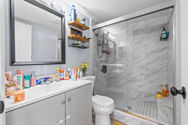 723 Sunny Pine Way H2, Greenacres, FL 33415