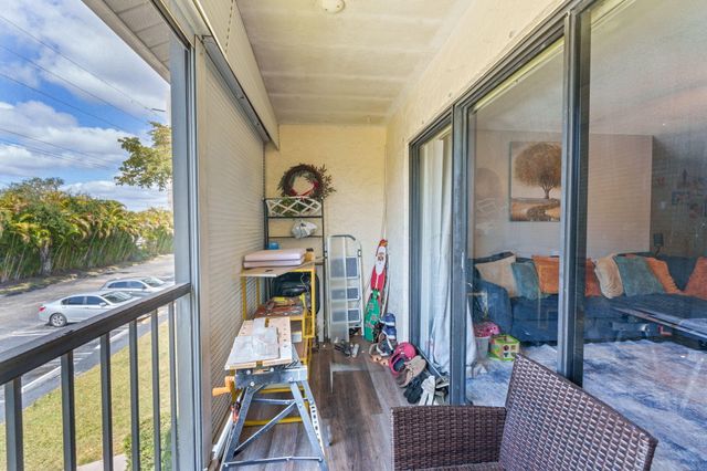 723 Sunny Pine Way H2, Greenacres, FL 33415