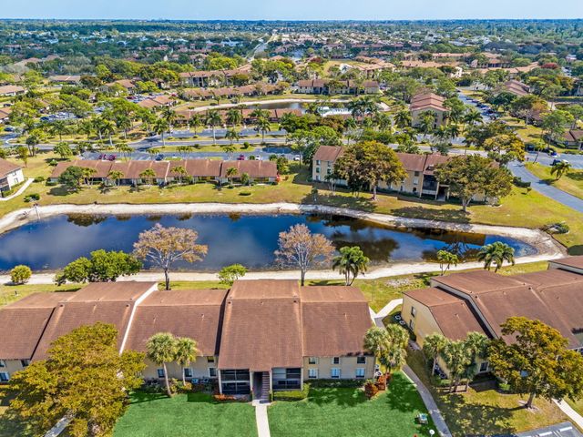 723 Sunny Pine Way H2, Greenacres, FL 33415