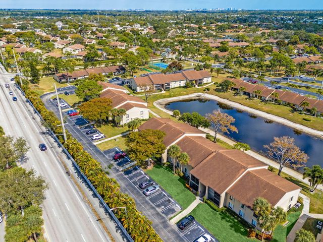 723 Sunny Pine Way H2, Greenacres, FL 33415