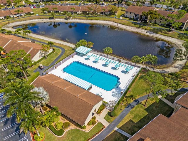 723 Sunny Pine Way H2, Greenacres, FL 33415