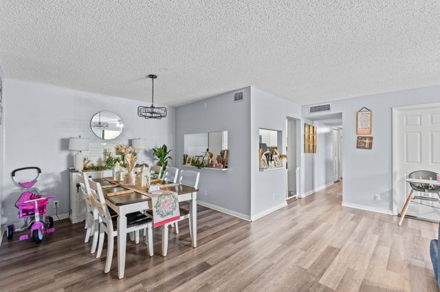 723 Sunny Pine Way H2, Greenacres, FL 33415