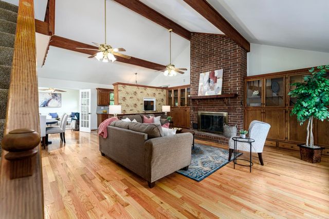 8409 Carrie Drive, Benton, AR 72019