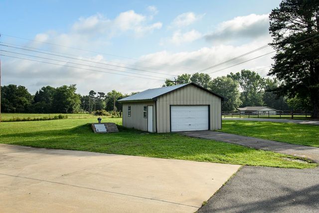 8409 Carrie Drive, Benton, AR 72019