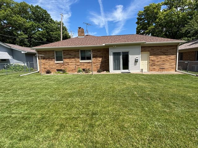 2005 8TH Street, East Moline, IL 61244