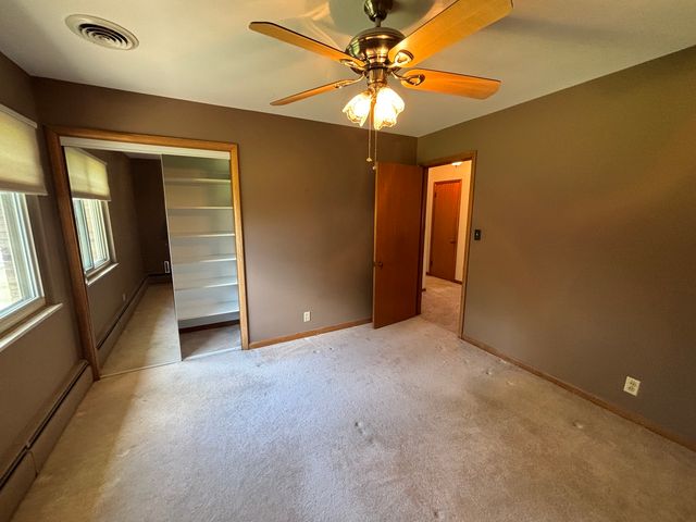 2005 8TH Street, East Moline, IL 61244