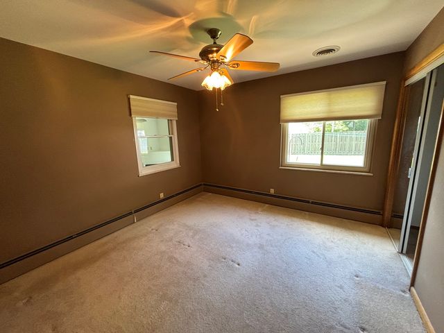 2005 8TH Street, East Moline, IL 61244