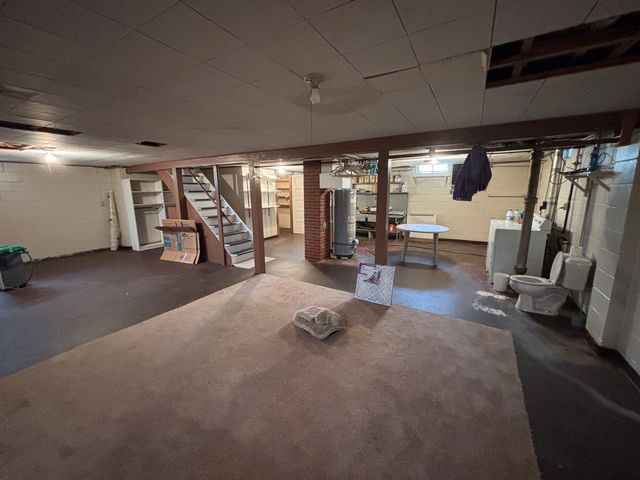 2005 8TH Street, East Moline, IL 61244