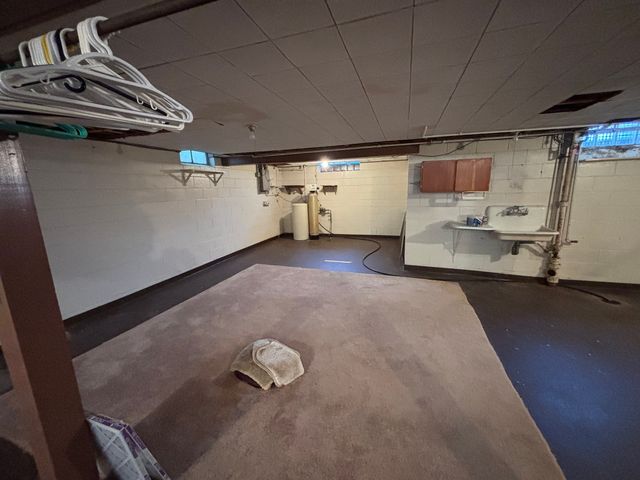 2005 8TH Street, East Moline, IL 61244
