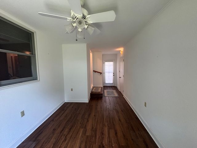 2005 8TH Street, East Moline, IL 61244