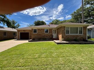 2005 8TH Street, East Moline, IL 61244