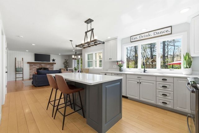 14 Stoney Stream Ln, Littleton, MA 01460