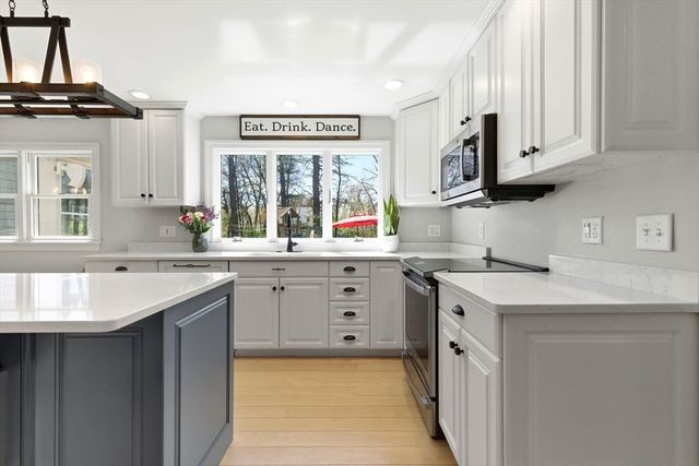 14 Stoney Stream Ln, Littleton, MA 01460