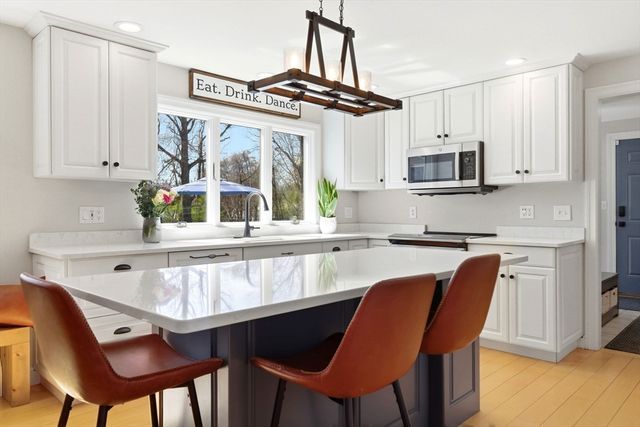 14 Stoney Stream Ln, Littleton, MA 01460