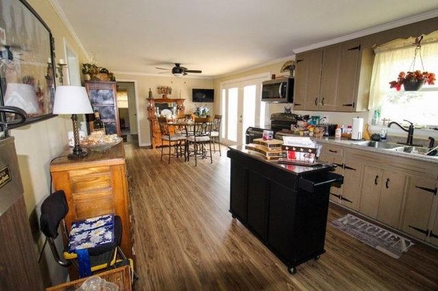 1800 Meadowbrook Dr, Springfield, TN 37172
