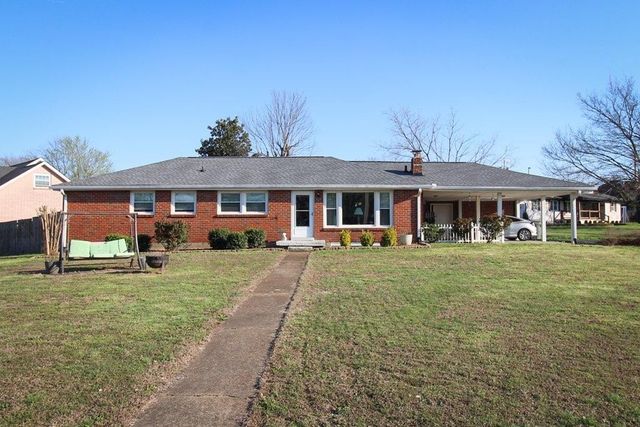 1800 Meadowbrook Dr, Springfield, TN 37172