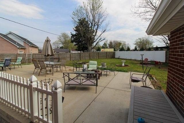 1800 Meadowbrook Dr, Springfield, TN 37172