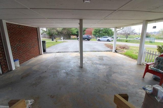 1800 Meadowbrook Dr, Springfield, TN 37172