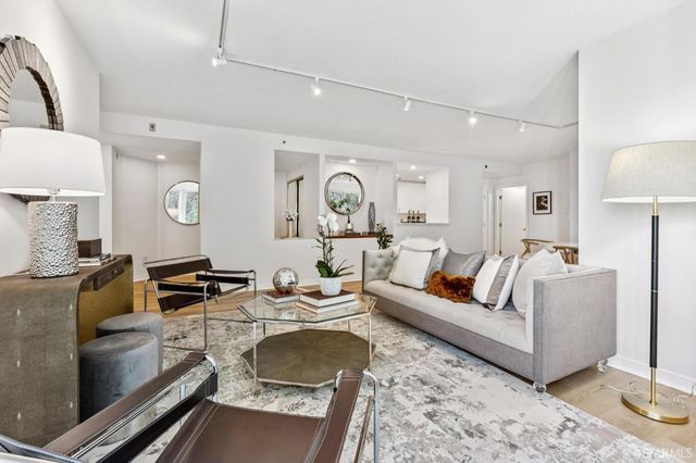 111 Chestnut Street 303, San Francisco, CA 94111