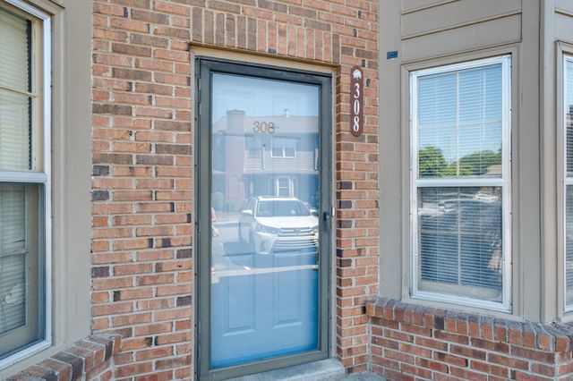 308 Hickory Pl, Nashville, TN 37214