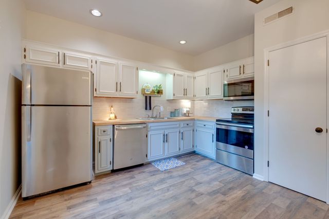 308 Hickory Pl, Nashville, TN 37214