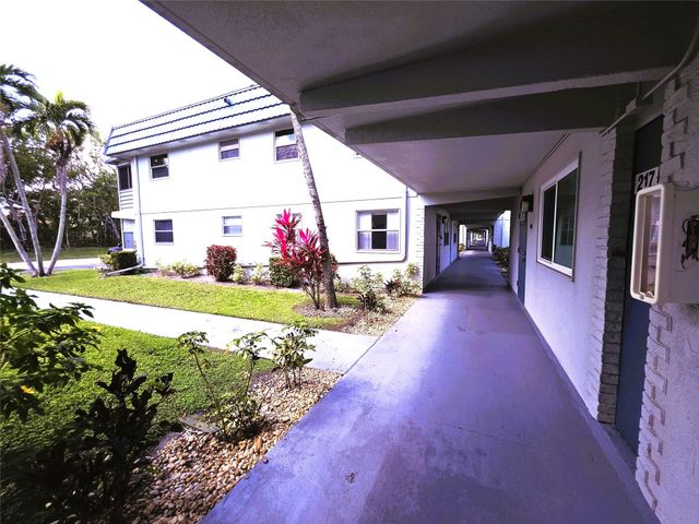 216 Tuscany D, Delray Beach, FL 33446