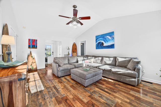 195 Long Rd, Charlotte, TN 37036