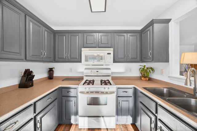 195 Long Rd, Charlotte, TN 37036