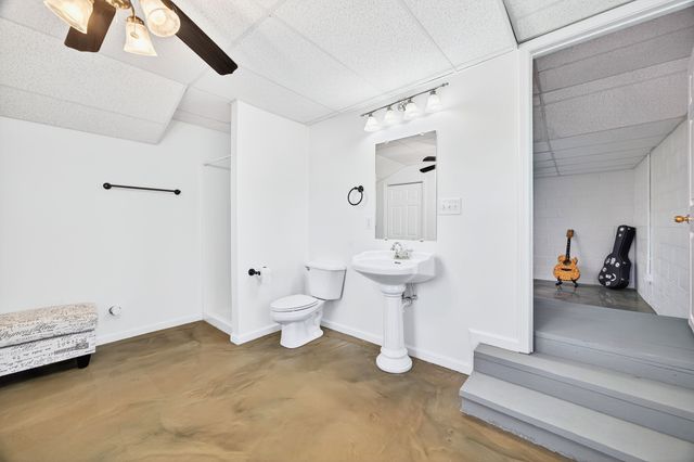 195 Long Rd, Charlotte, TN 37036