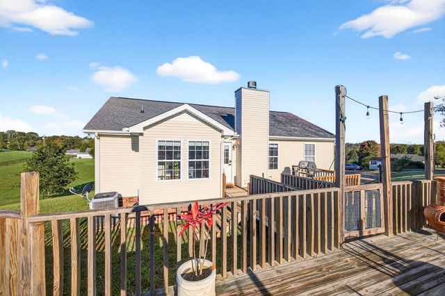 195 Long Rd, Charlotte, TN 37036