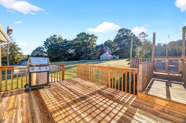 195 Long Rd, Charlotte, TN 37036