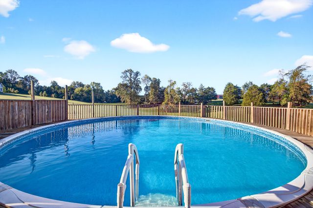 195 Long Rd, Charlotte, TN 37036