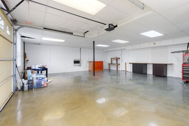 195 Long Rd, Charlotte, TN 37036