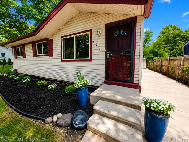 724 Parkwood Avenue, Pontiac, MI 48340
