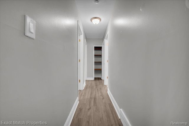 724 Parkwood Avenue, Pontiac, MI 48340