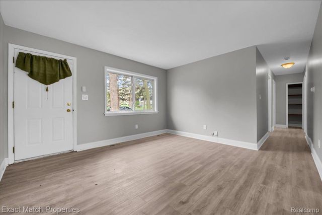 724 Parkwood Avenue, Pontiac, MI 48340
