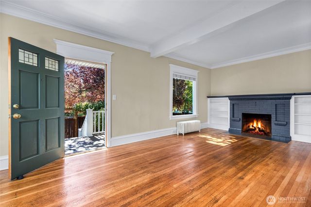 256 NE 50th Street, Seattle, WA 98105