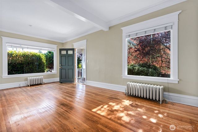 256 NE 50th Street, Seattle, WA 98105