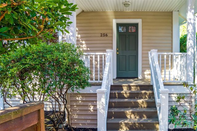 256 NE 50th Street, Seattle, WA 98105