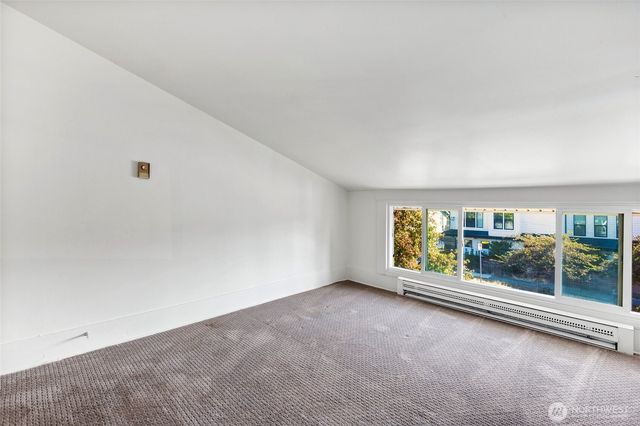 256 NE 50th Street, Seattle, WA 98105
