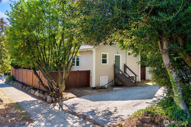 256 NE 50th Street, Seattle, WA 98105