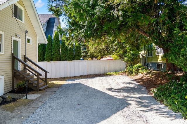 256 NE 50th Street, Seattle, WA 98105