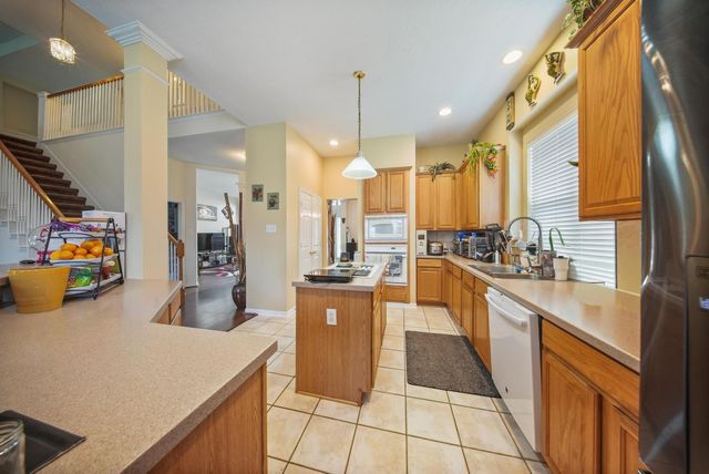 10003 Brookshore Ln, Pearland, TX 77584