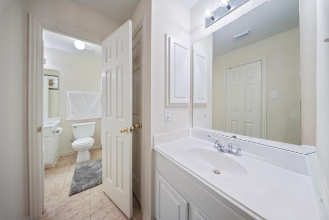 10003 Brookshore Ln, Pearland, TX 77584