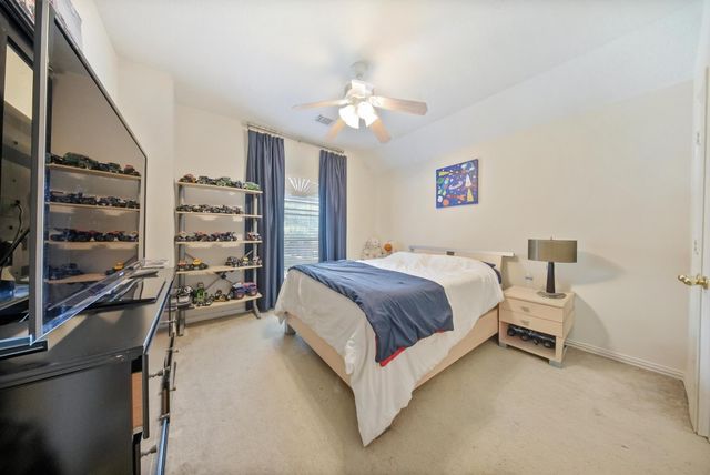 10003 Brookshore Ln, Pearland, TX 77584